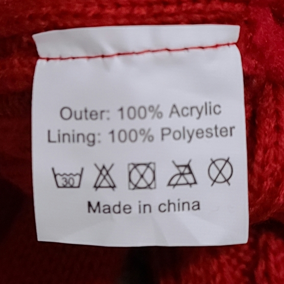 Scarf, Hat and Gloves - Picture 4 of 4